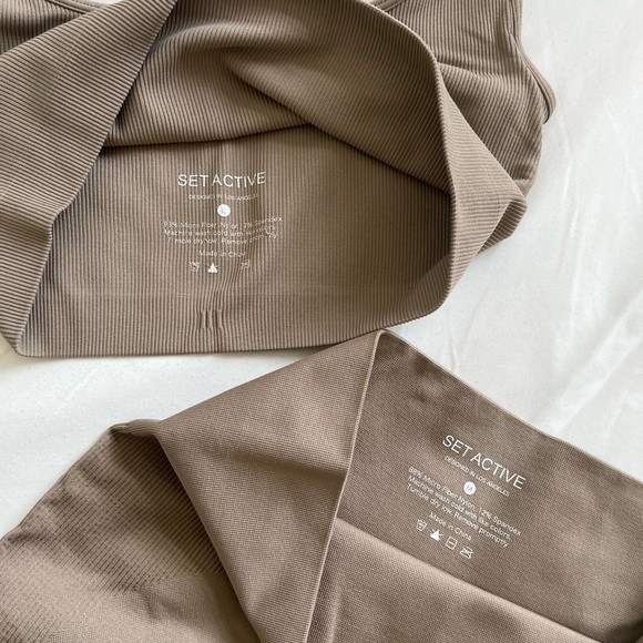 Set Active sports bra and shorts set in tan - Picture 4 of 4